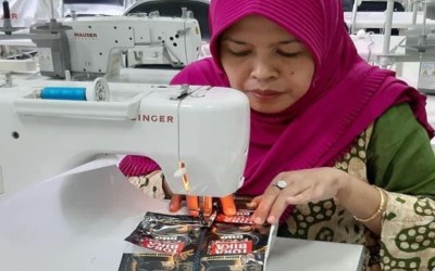 Bu Ika: Emansipasi & Bumi Lestari, Dua Sisi Suluh Kartini