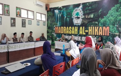 Matangkan Persiapan Semester Genap, MTs-MA Al Hikam Jombang Gelar Rapat Koordinasi Bersama Dewan Guru